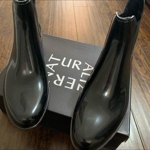 Naturalizer black boots